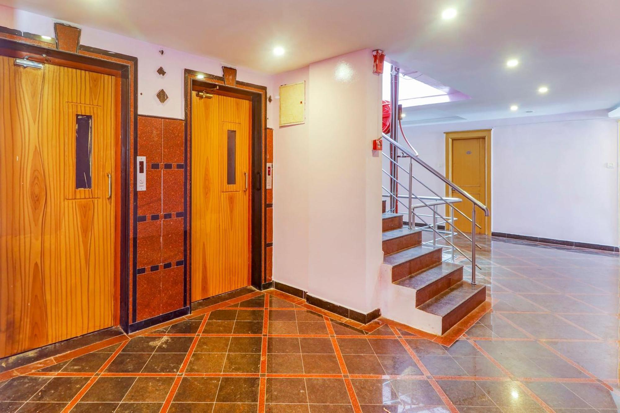 Super Collection O 77115 Vaishnavi Palace حيدر أباد المظهر الخارجي الصورة
