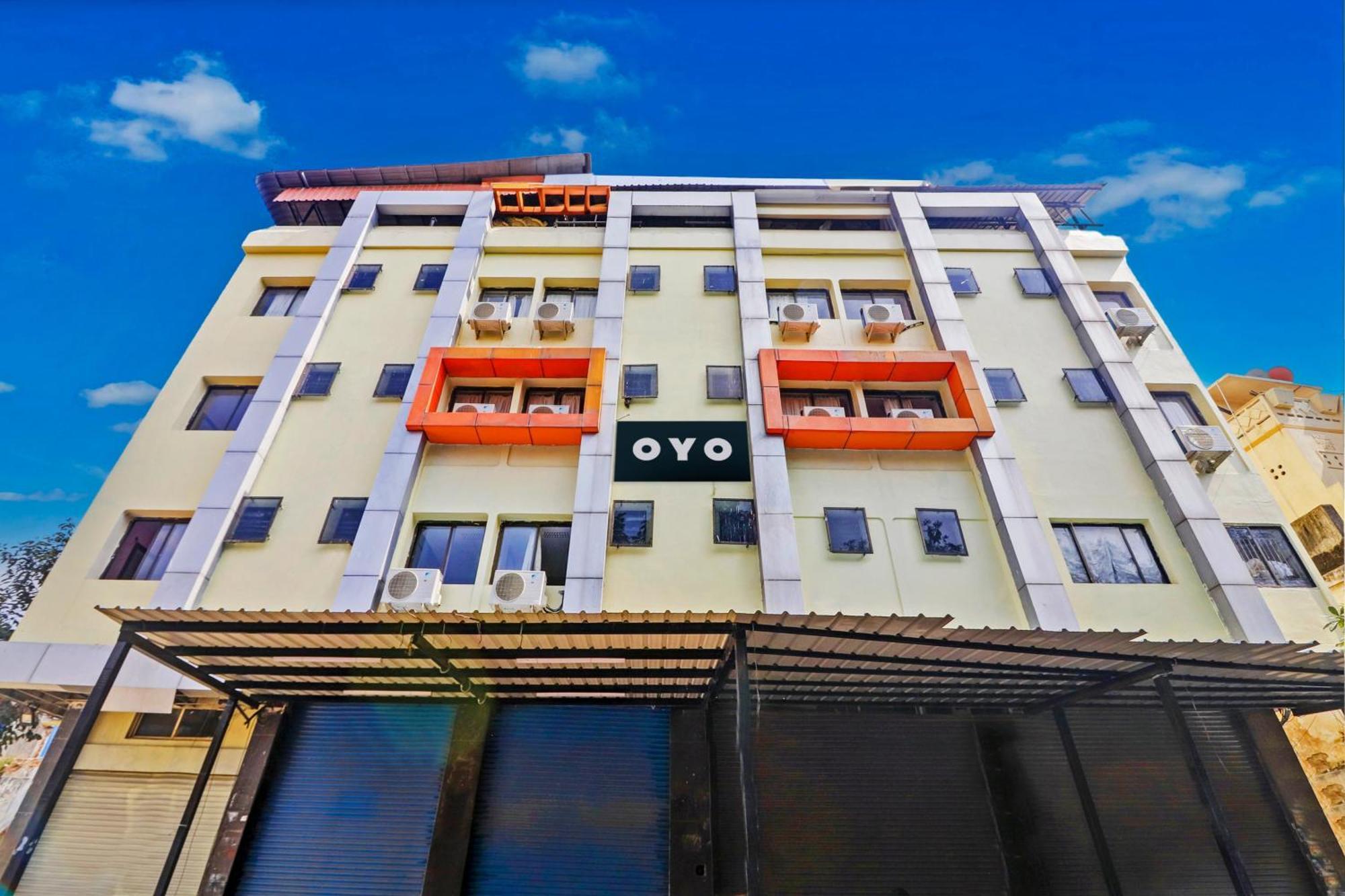 Super Collection O 77115 Vaishnavi Palace حيدر أباد المظهر الخارجي الصورة
