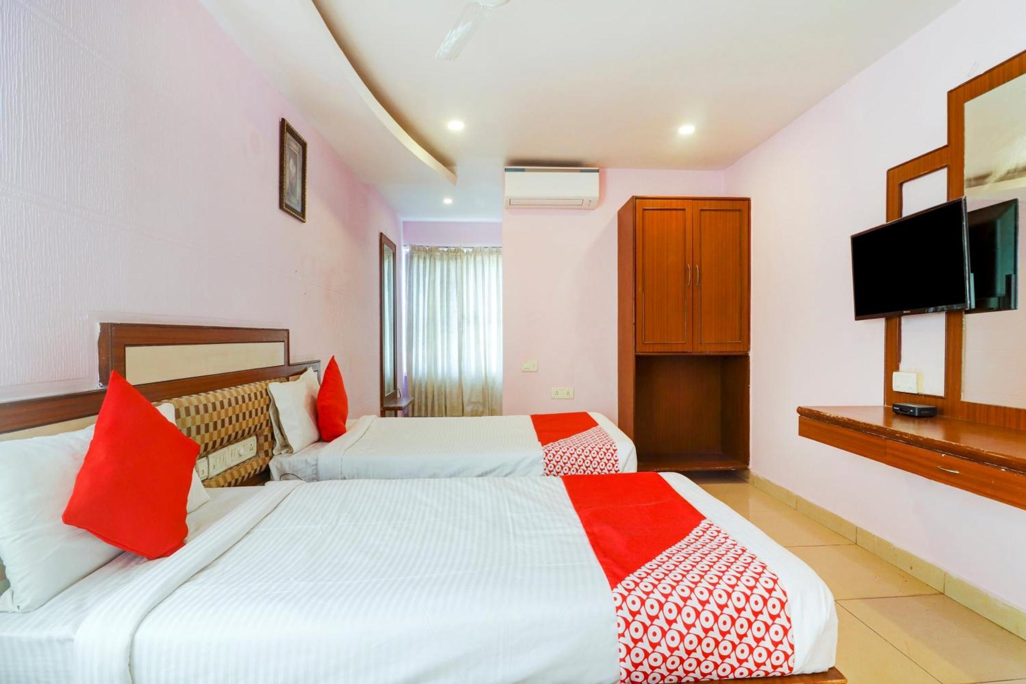 Super Collection O 77115 Vaishnavi Palace حيدر أباد المظهر الخارجي الصورة